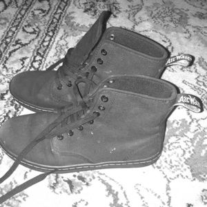 Dr Marten  US W Size 6 black canvas high tops, new
